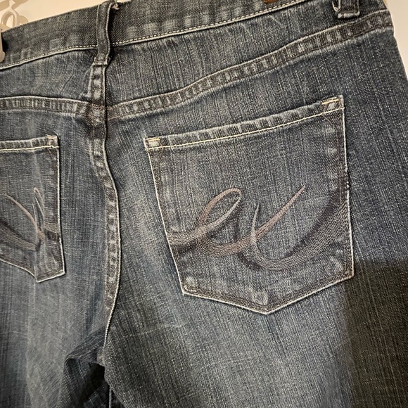 GAP curvy collection jeans. Size 6 regular. Like new condition - Picture 6 of 9